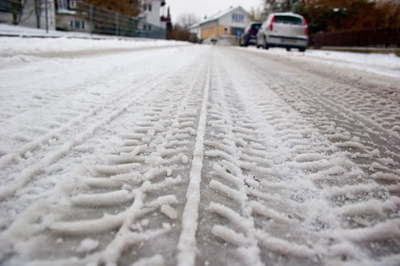 Professional winter gritting and snow clearance services for commercial roads and pavements in London and Surrey